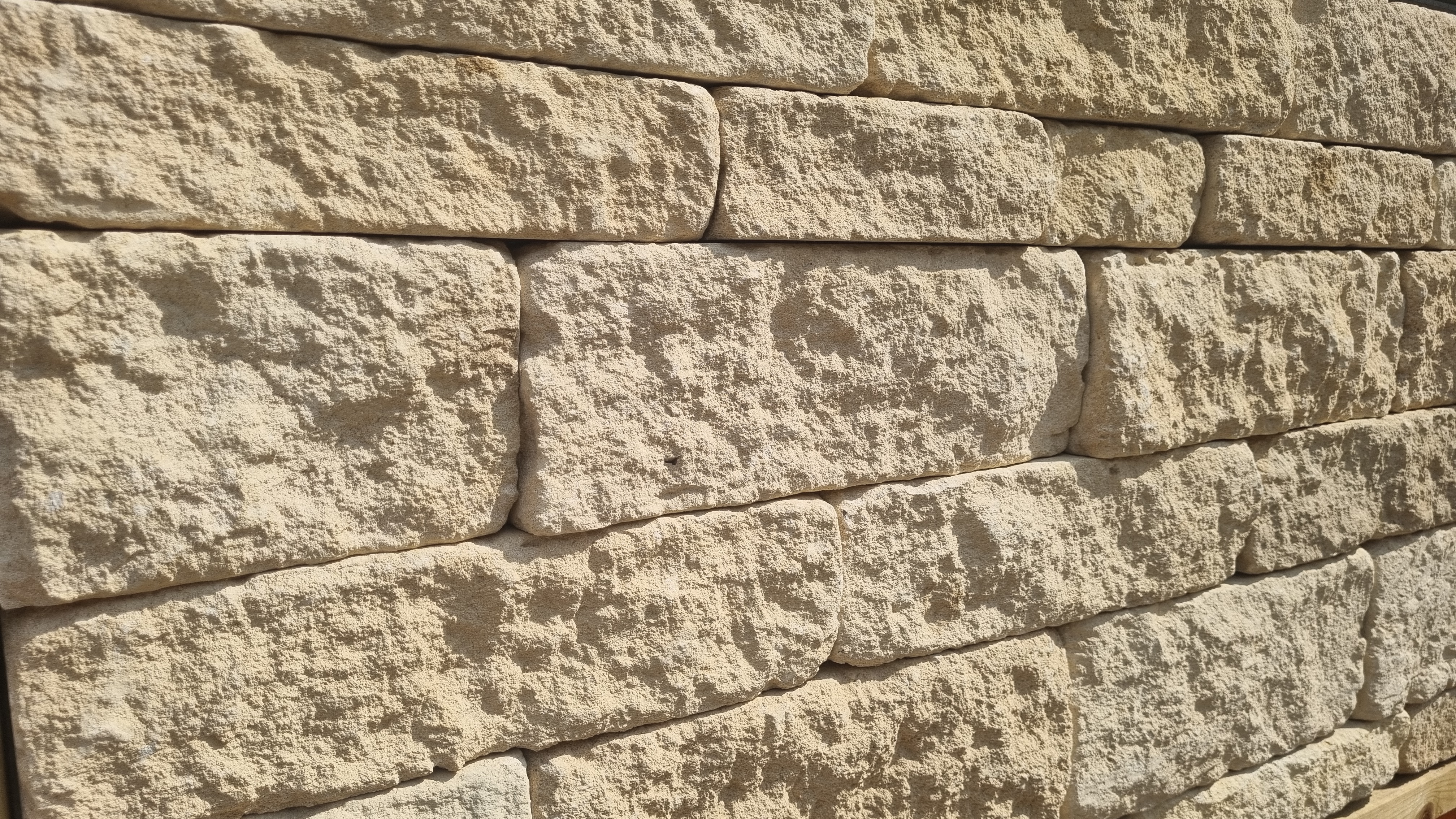 Cotswold Cream Cladding Slips - Limestone